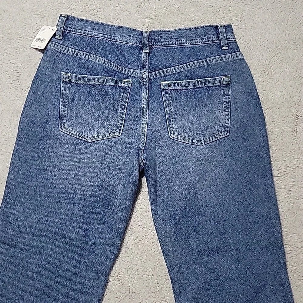NWT- FREE PEOPLE -Stylish Blue Frayed Hem Cropped Jeans. Sz 26 - Picture 7 of 10